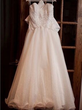 Strapless Ivory A-Line Wedding Dress with Lace Bodice
